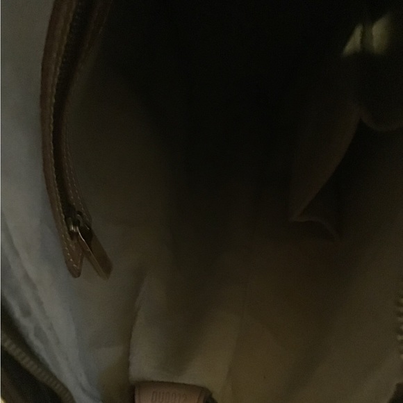 Authentic LV Monogram Looping GM - Picture 8 of 11